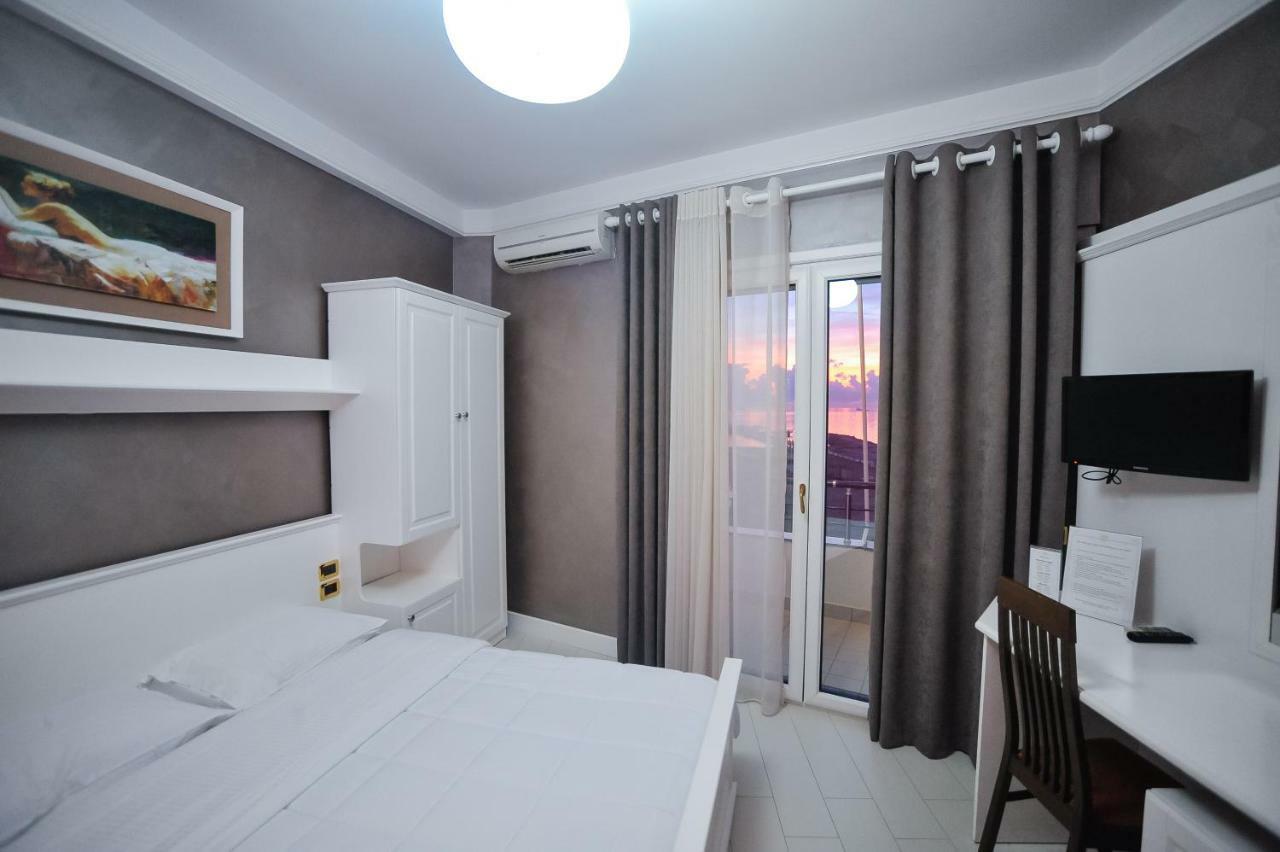 Iliria Internacional Hotel 4*